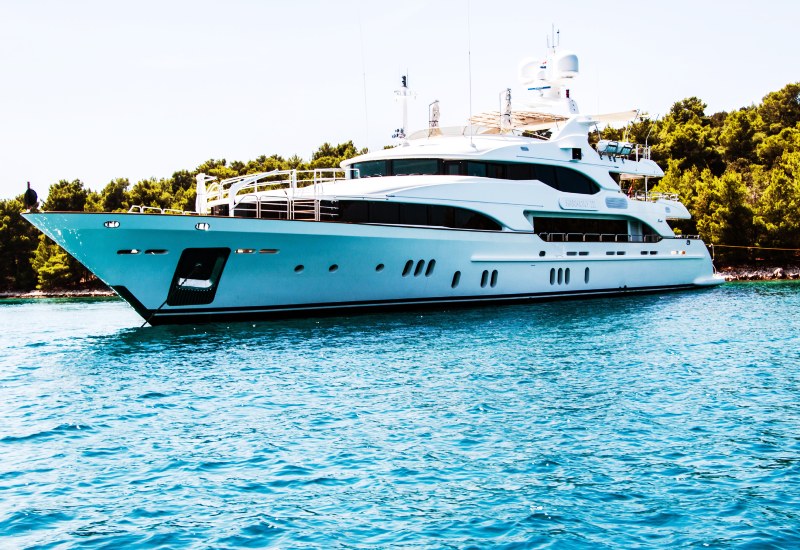 Luxury Yacht Experience In Mumbai